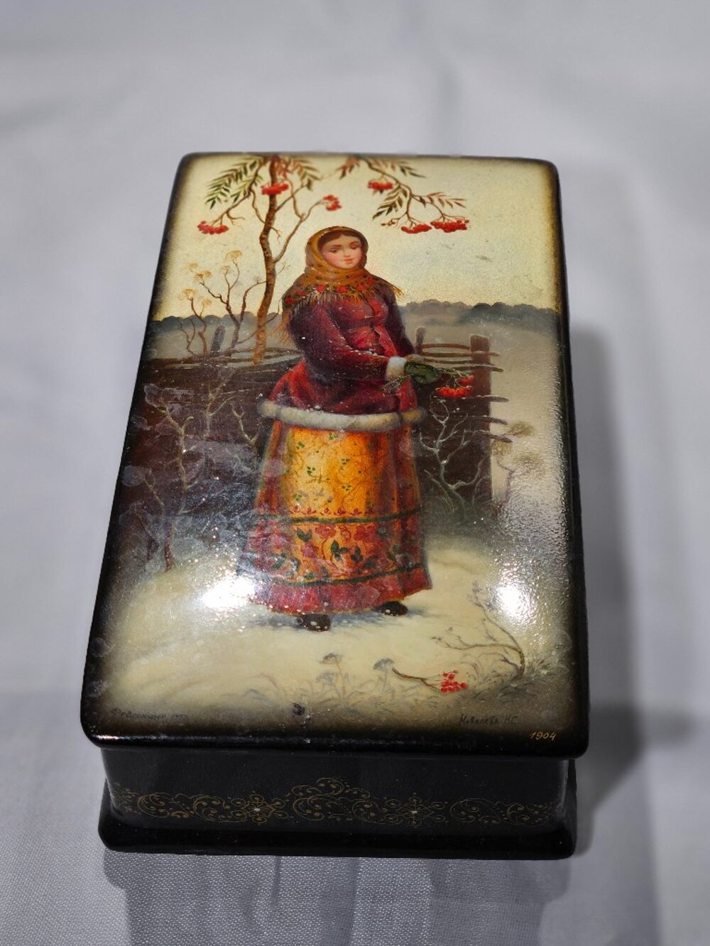 Russian Fedoskino Hand-Painted Lacquerware Box